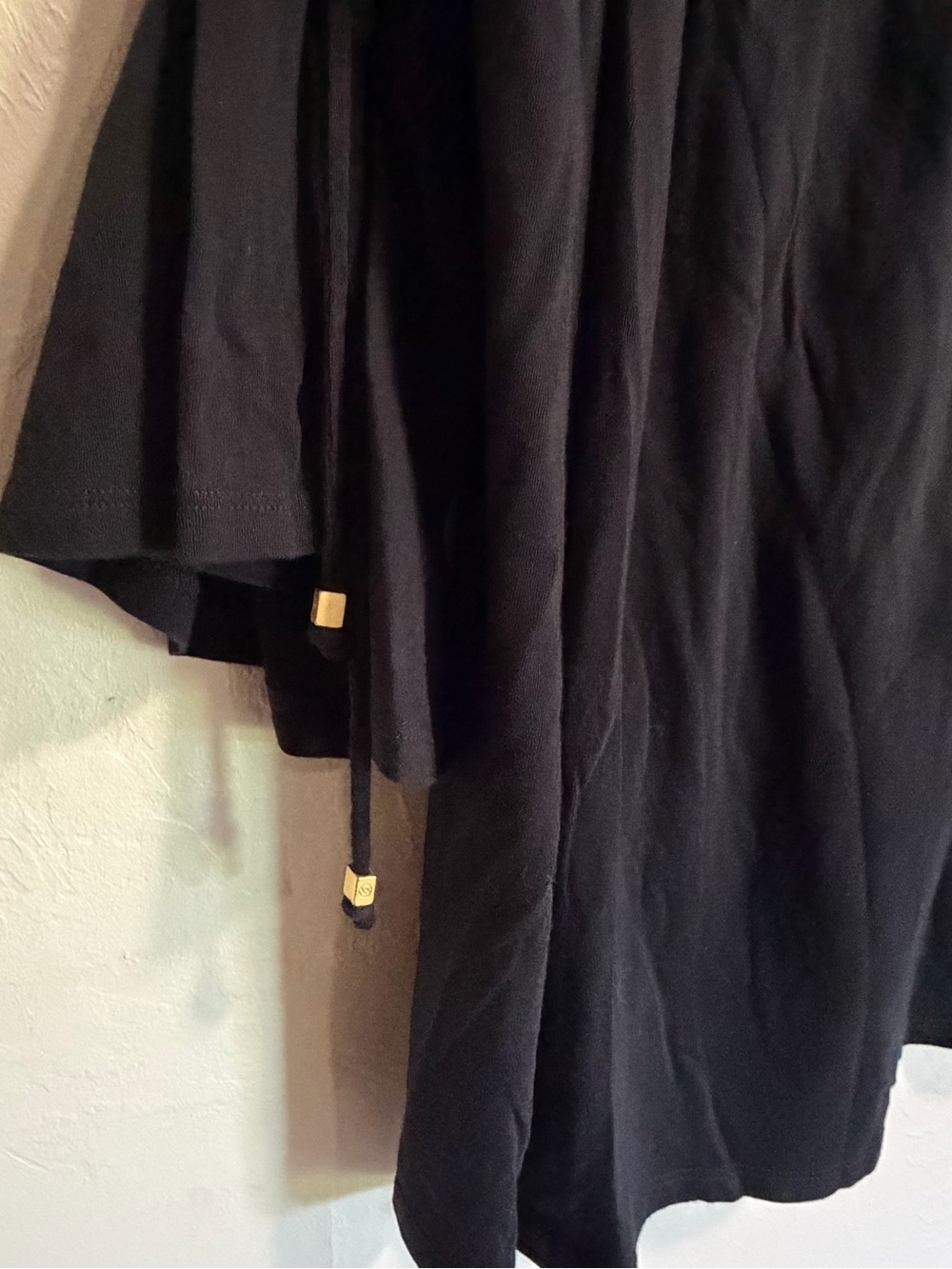 Michael Kors Black Bell Sleeve Gathered Neck Blouse Top Beads Hang on Sleeves 1X - Picture 5 of 8